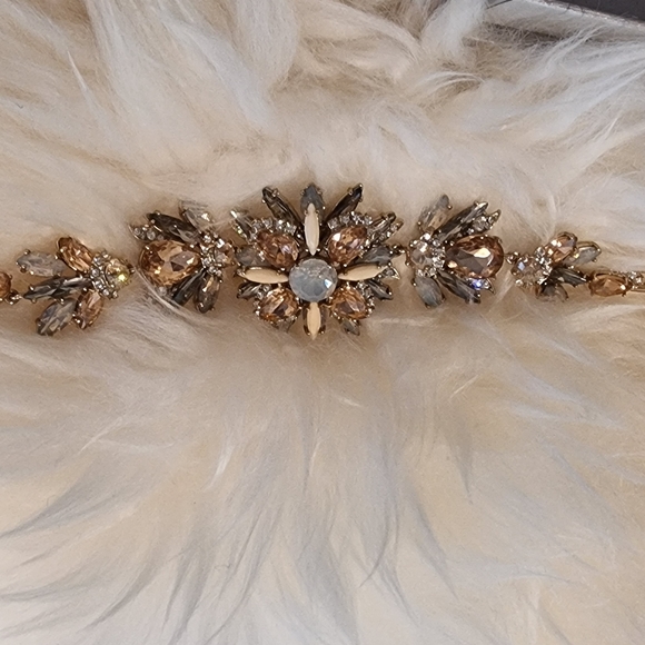 Marches a crystal earring and bracelet set-NWOT - Picture 2 of 8